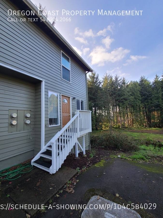 Townhouse for rent at 131 SE Ainslee Ave #D, Depoe Bay, OR 97341