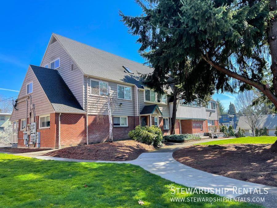 Apartment for rent at 1825 Harris St #6, Eugene, OR 97403