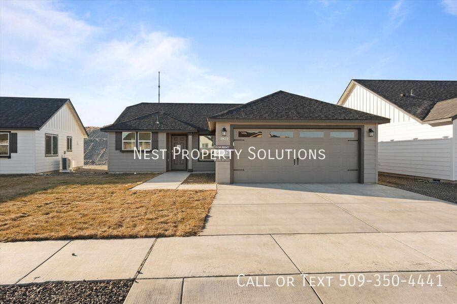 House for rent at 1922 Hickory Rd, Moses Lake, WA 98837