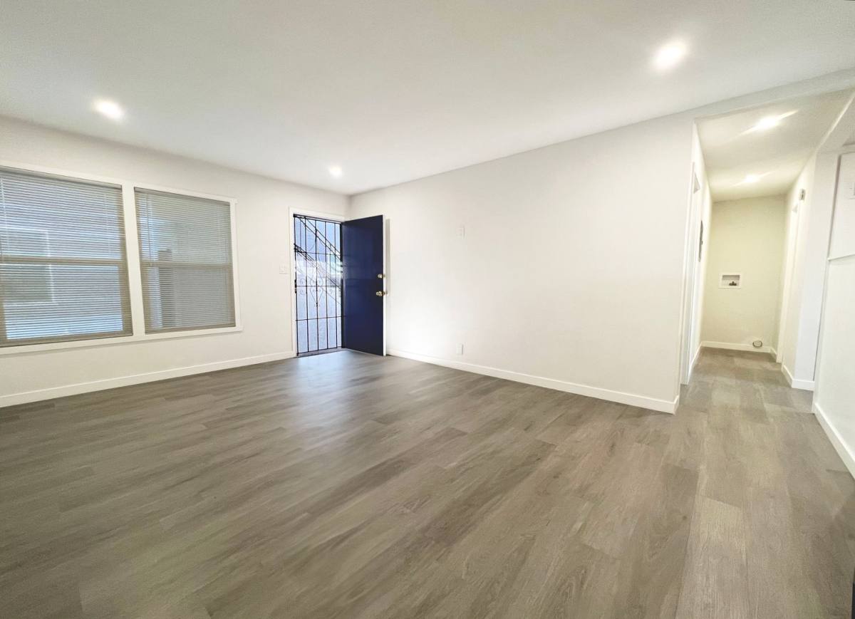 Apartment for rent at 1958 Pine Ave, Long Beach, CA 90806