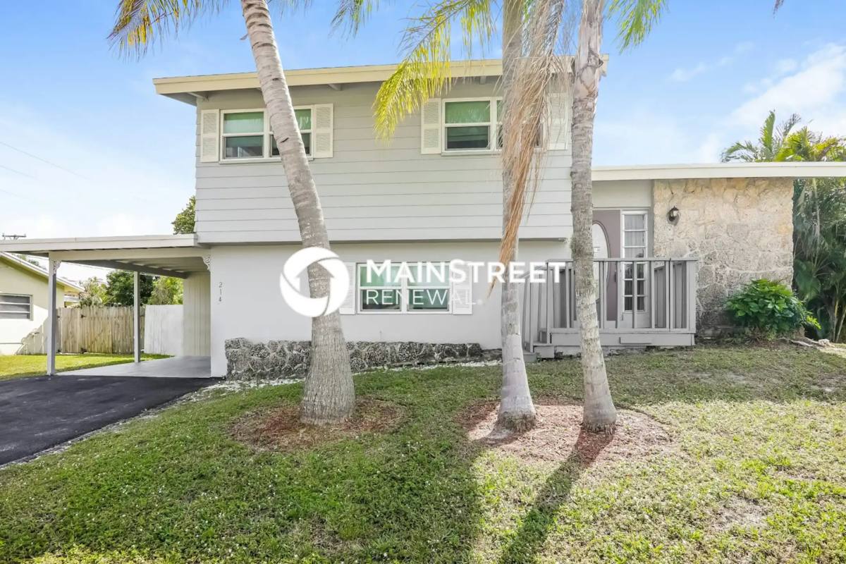 House for rent at 214 SW 4th St, Boca Raton, FL 33432