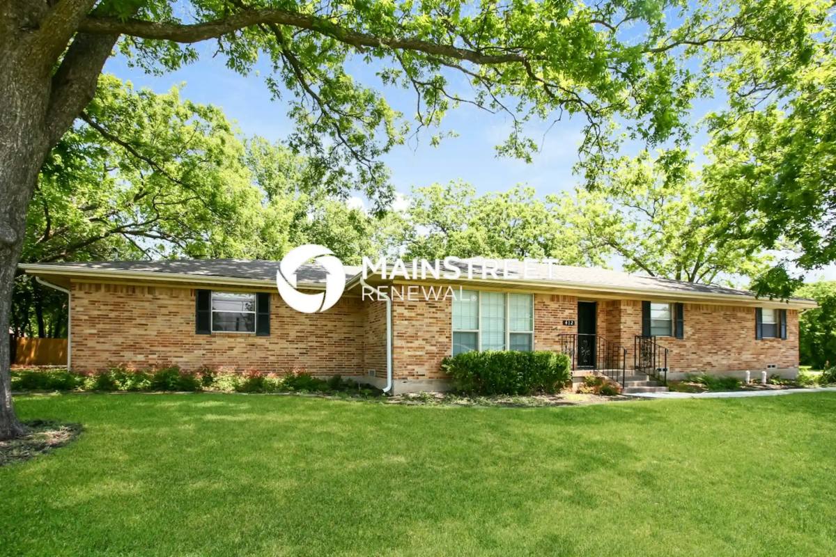 House for rent at 412 S Elm St, Royse City, TX 75189