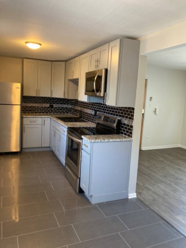 Apartment for rent at 80th S Exchange Ave - 3rd Floor, Chicago, IL 60617