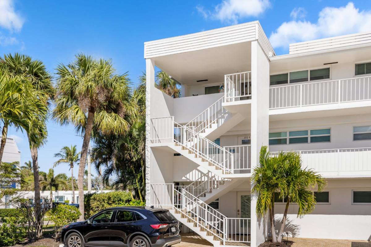 Condo for rent at 404 Broad Ave S, Naples, FL 34102