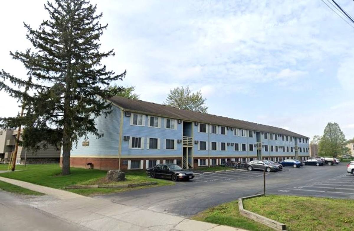 Apartment for rent at 724 S College Dr, Bowling Green, OH 43402