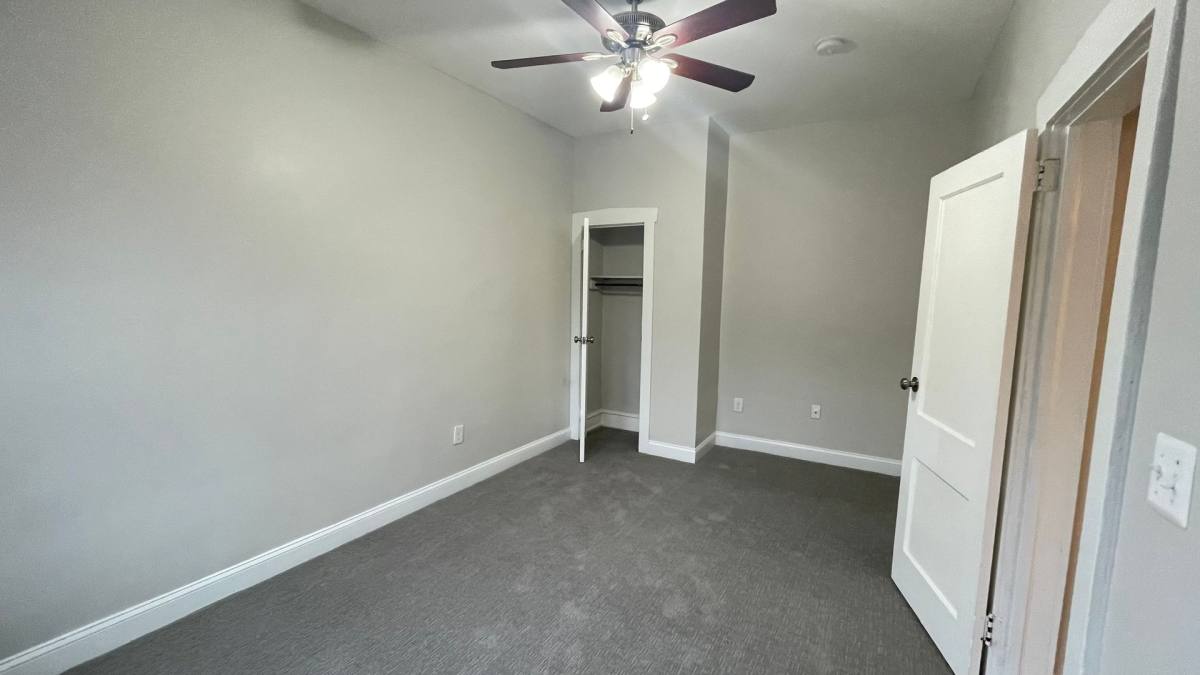 Apartment for rent at 1025 Collings Ave, Oaklyn, NJ 08107