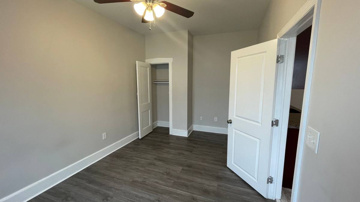 Apartment for rent at 1025 Collings Ave, Oaklyn, NJ 08107