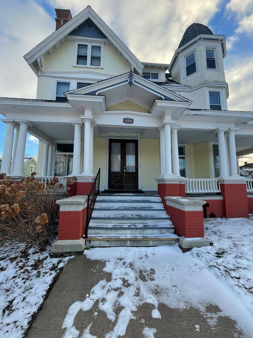 Apartment for rent at 603 Grant St, Wausau, WI 54401