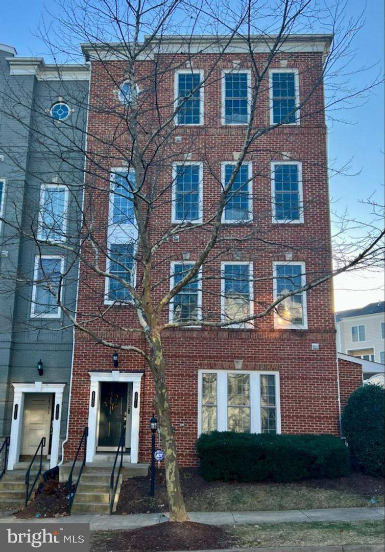 Condo for rent at 14750 Potomac Branch Dr, Woodbridge, VA 22191