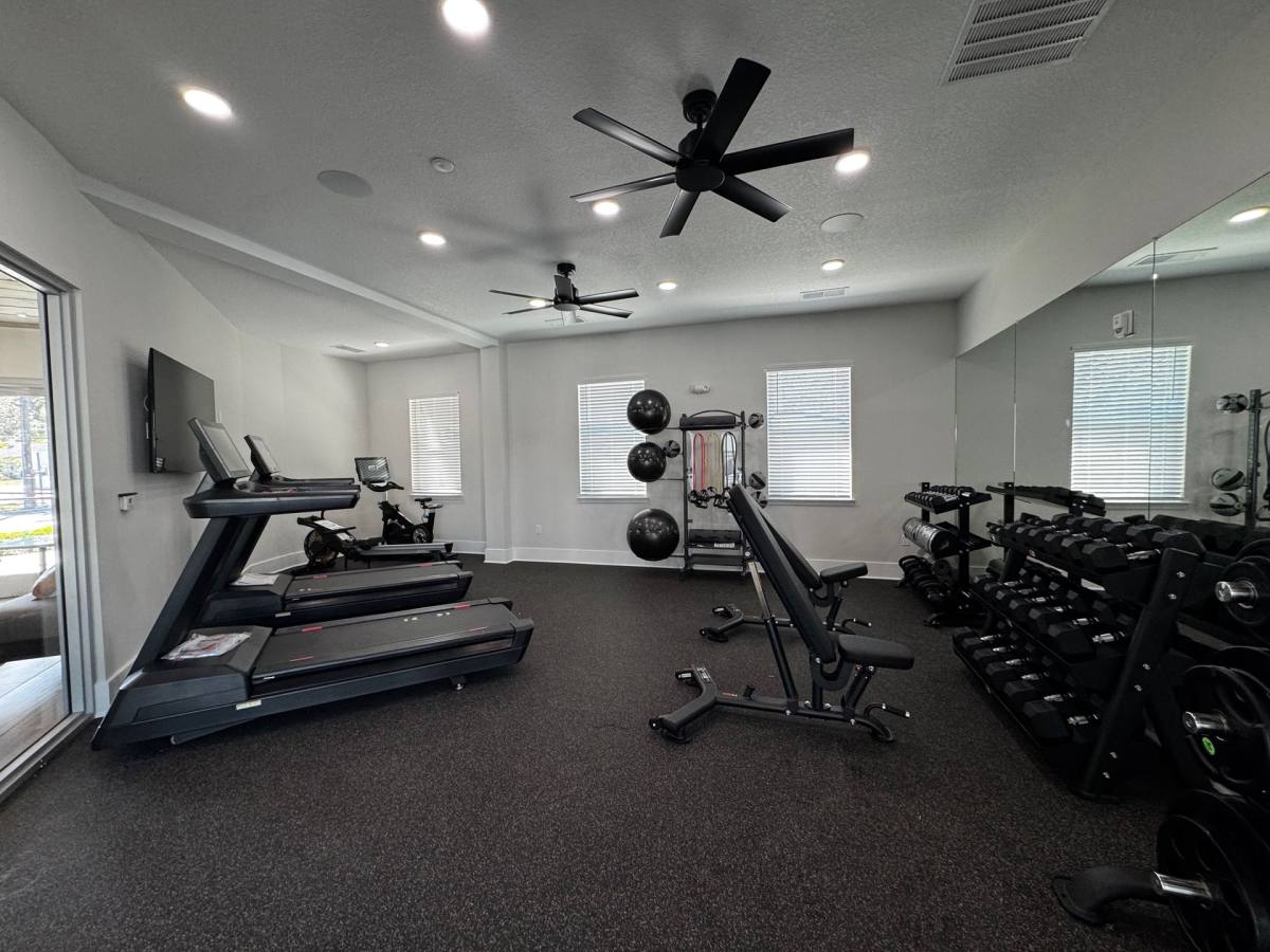 Apartment for rent at 605 4th Ave NW, Largo, FL 33770