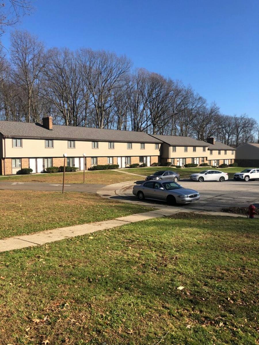 Apartment for rent at 2429-2457 Echo Valley Dr, Stow, OH 44224