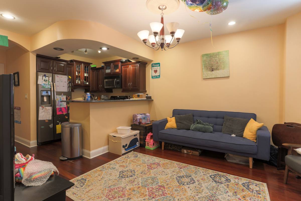 Apartment for rent at 106 E Brookline St #1, Boston, MA 02118