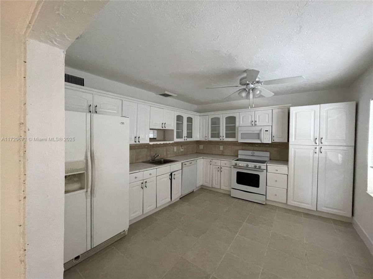 Apartment for rent at 1922 McKinley St #2, Hollywood, FL 33020