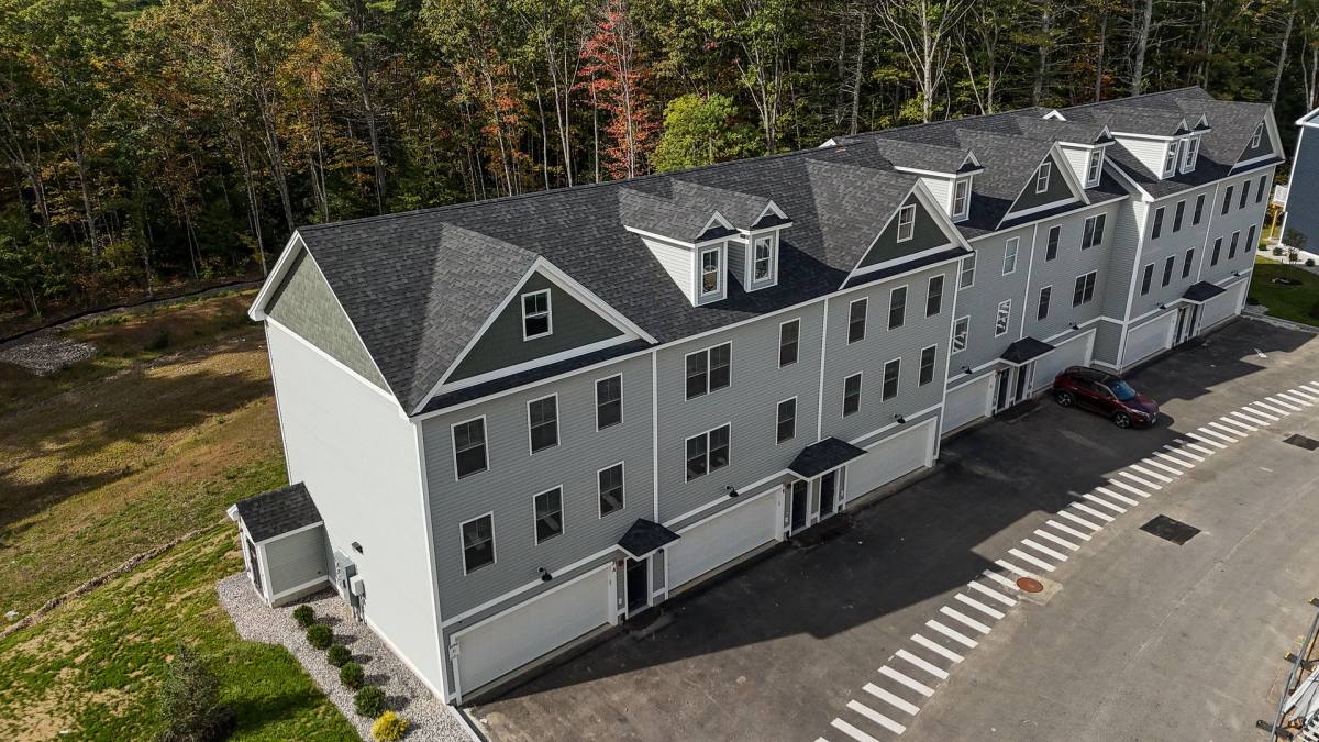 32 Emerson Ave, Rochester, NH 03867 - Townhouse for Rent - Image 3