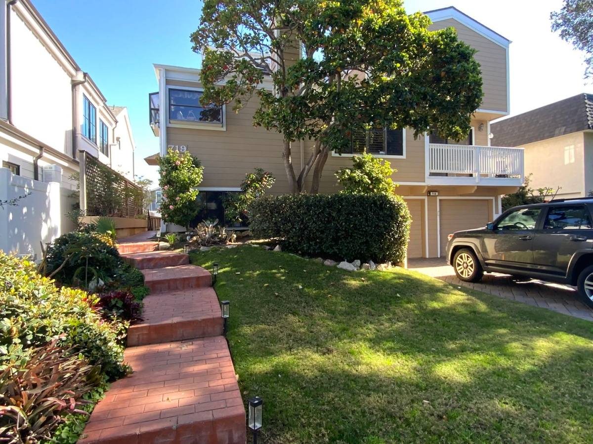 Apartment for rent at 719 F Ave, Coronado, CA 92118