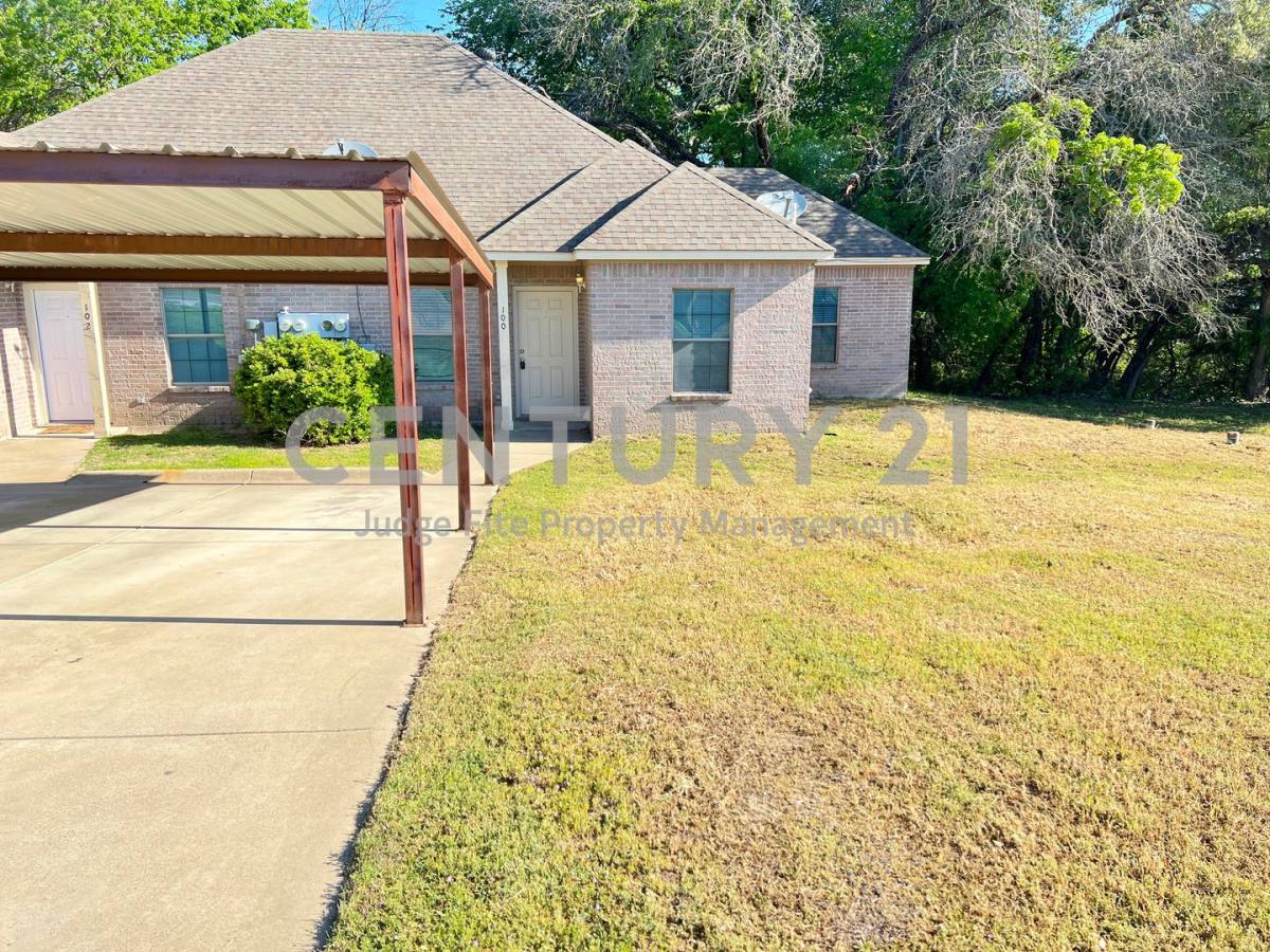 House for rent at 100 Lindas Creek Lane, Weatherford, TX 76088