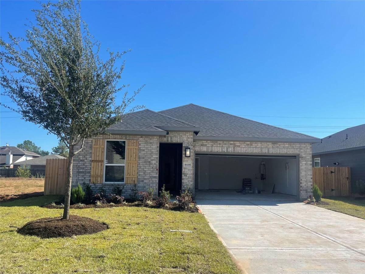 House for rent at 8439 Harrington Grove Trail, Richmond, TX 77407