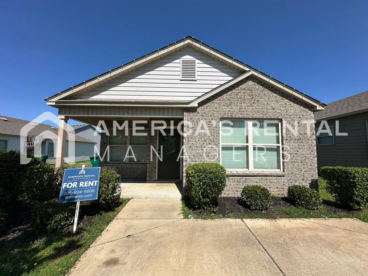 House for rent at 16407 Waterbury Lane, Moundville, AL 35474