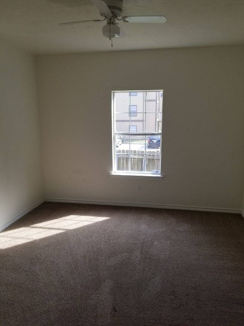 Apartment for rent at 2455 Montgomery Rd, Huntsville, TX 77340