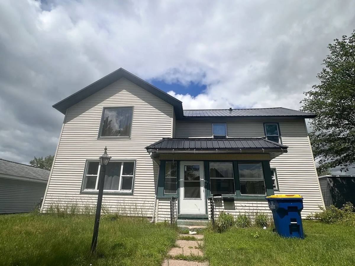 Apartment for rent at 904 E 6th St, Merrill, WI 54452