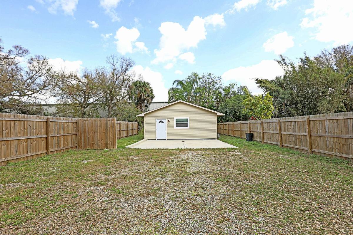 House for rent at 216 Evergreen Rd, North Fort Myers, FL 33903