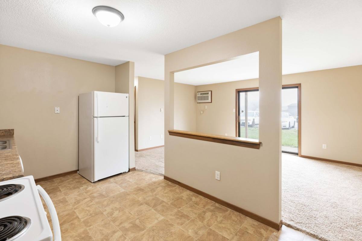 Apartment for rent at 530 E Kenyon, Des Moines, IA 50315