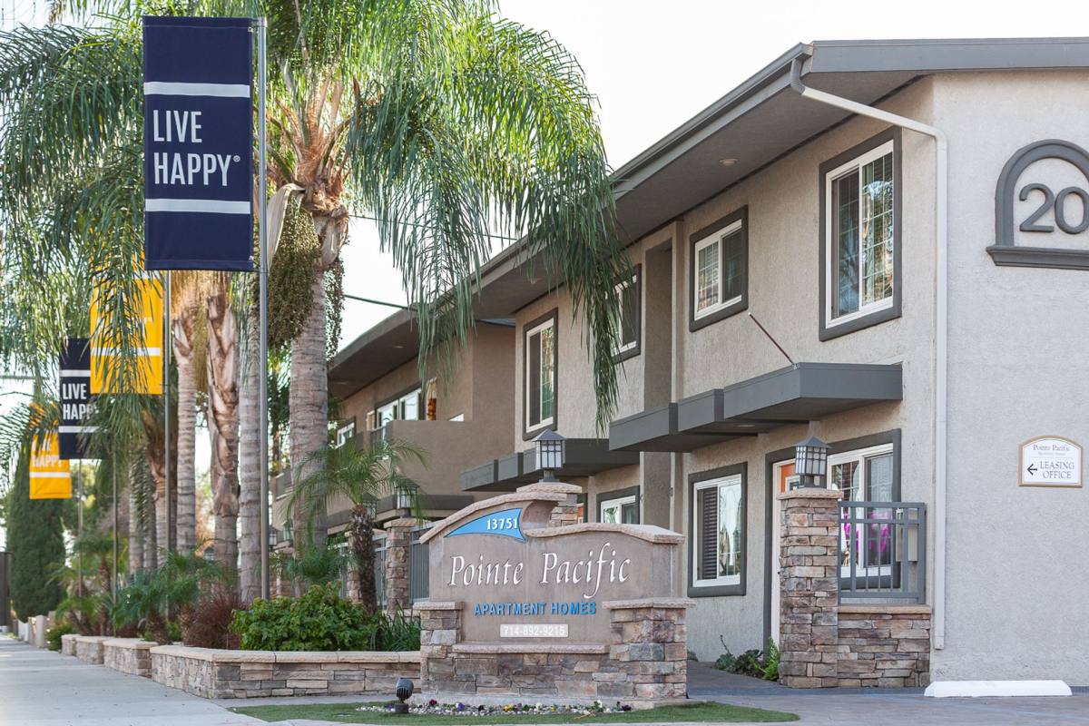 Apartment for rent at 13751 Edwards St, Westminster, CA 92683