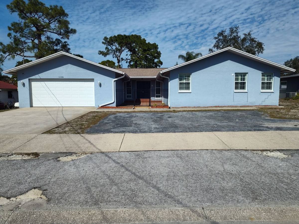 House for rent at 1109 Boyer St, Tarpon Springs, FL 34689