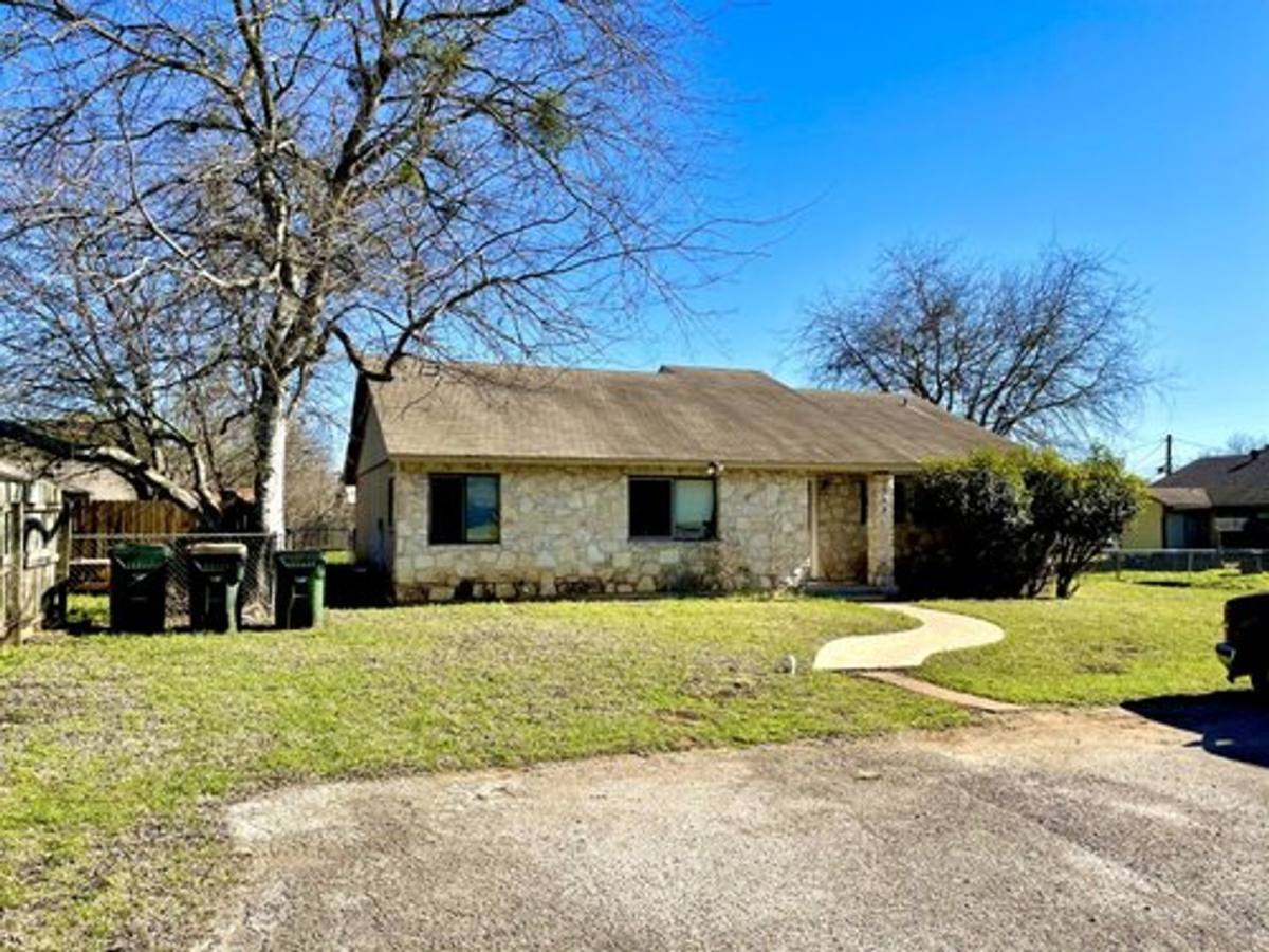 Townhouse for rent at 1307 Earle #B, San Marcos, TX 78666
