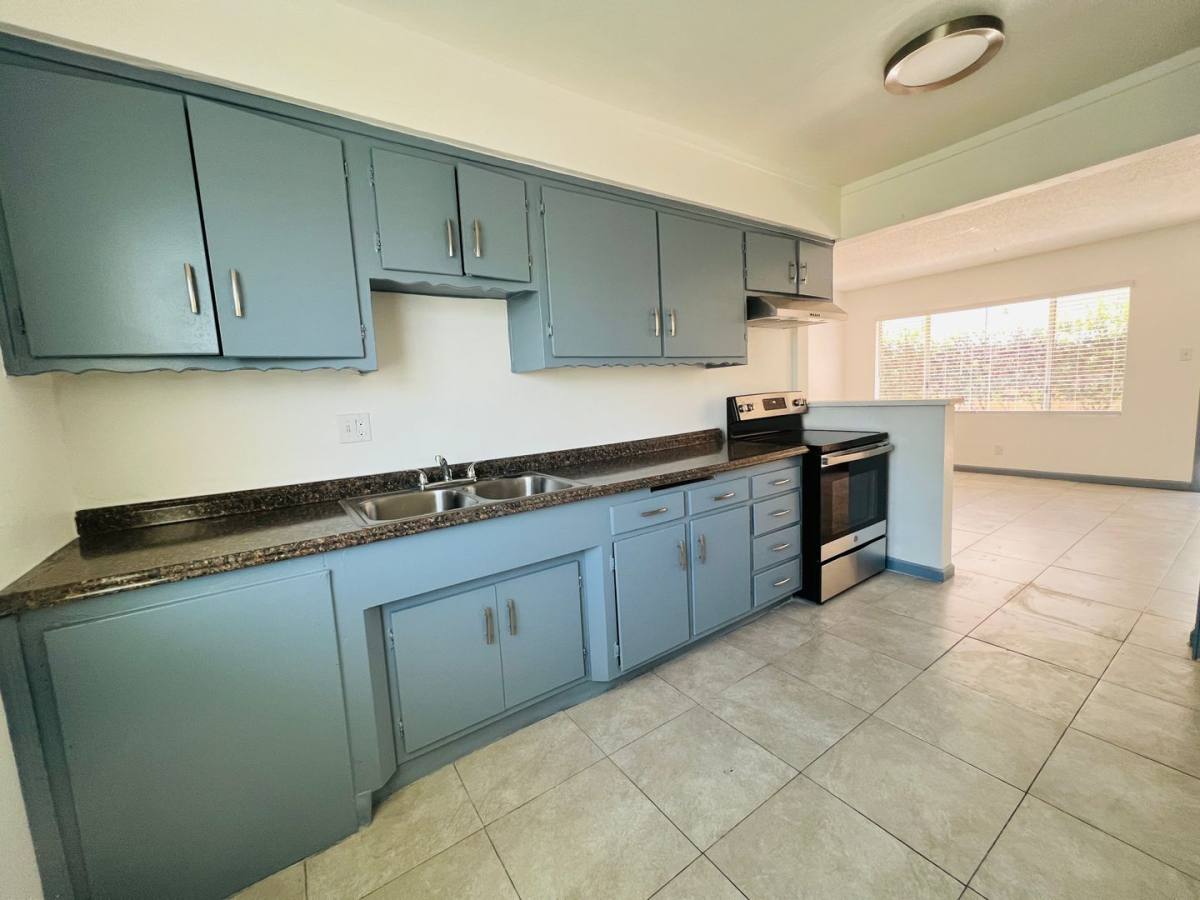 Apartment for rent at 1775 Locust Ave, Long Beach, CA 90813