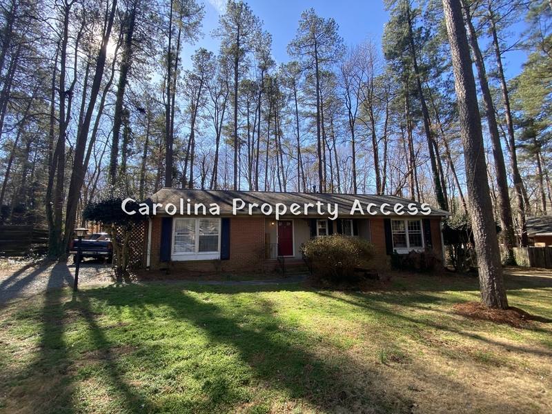 House for rent at 207 Bennington Dr, Chapel Hill, NC 27516