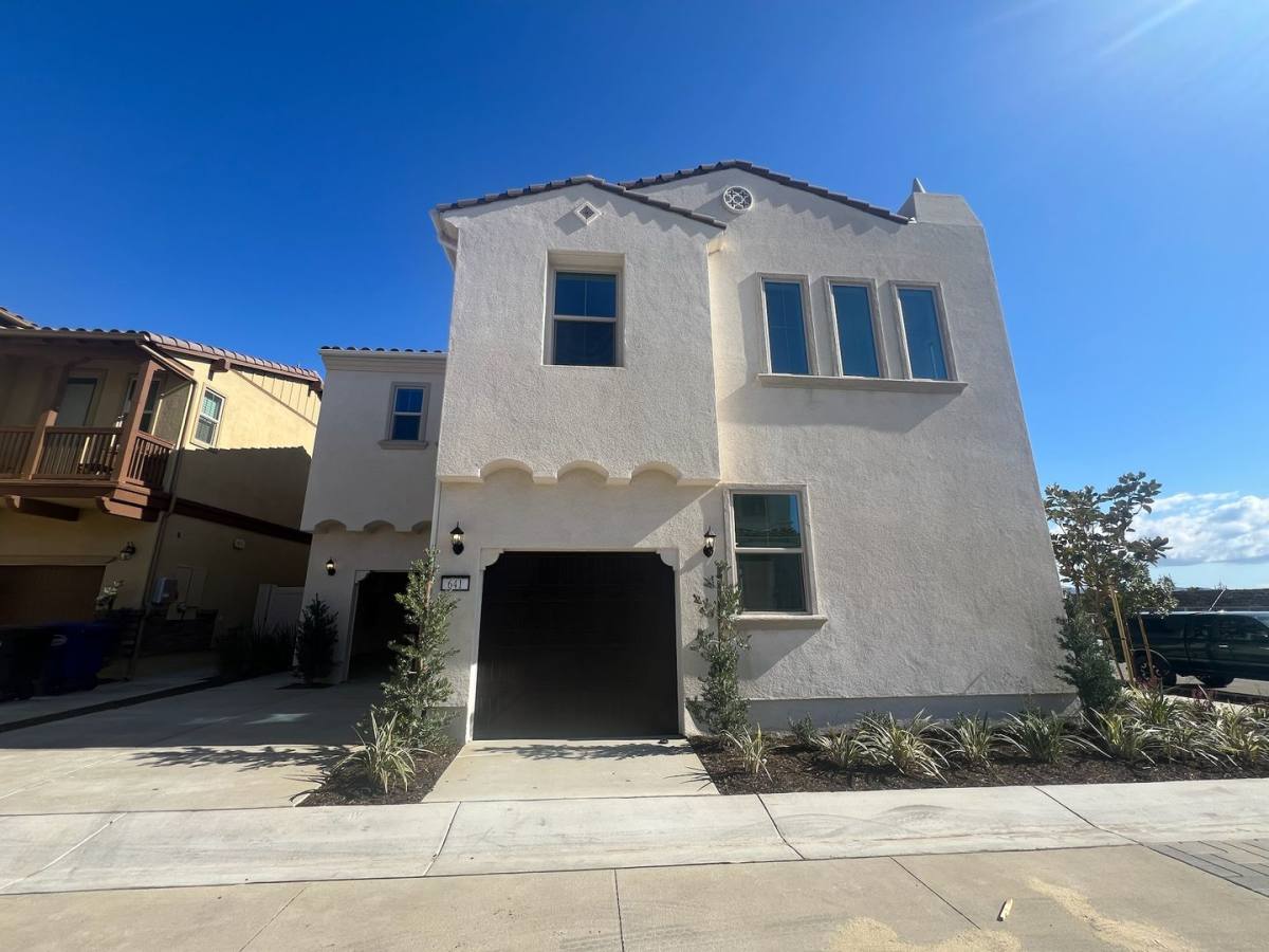 House for rent at 641 Edward Scholle Dr, Camarillo, CA 93010