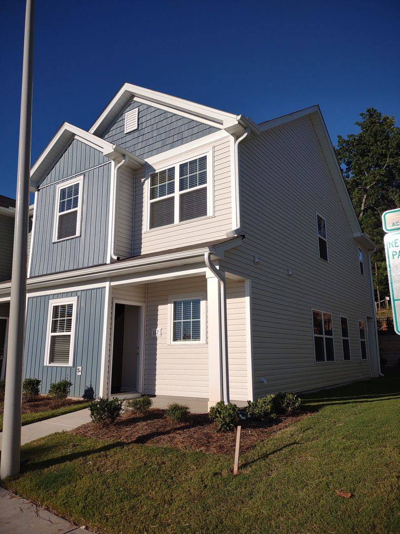 Townhouse for rent at 112 Chandler Court, Sanford, NC 27330
