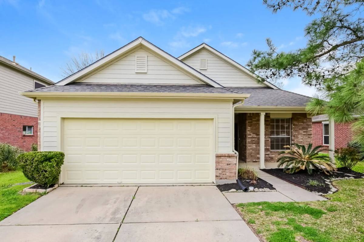 House for rent at 22030 Holly Branch Dr, Tomball, TX 77375