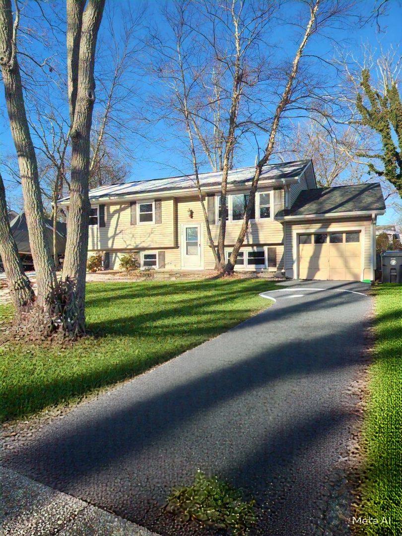 House for rent at 1596 Deer Hollow Dr, Toms River, NJ 08753