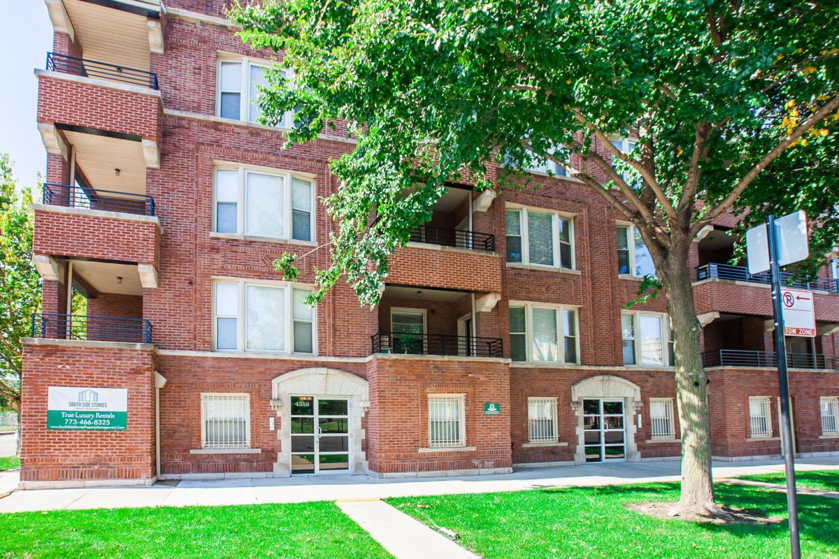 Apartment for rent at 4348-58 Prairie Ave, Chicago, IL 60653