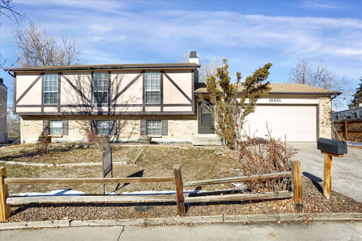 House for rent at 16651 E Arizona Place, Aurora, CO 80017