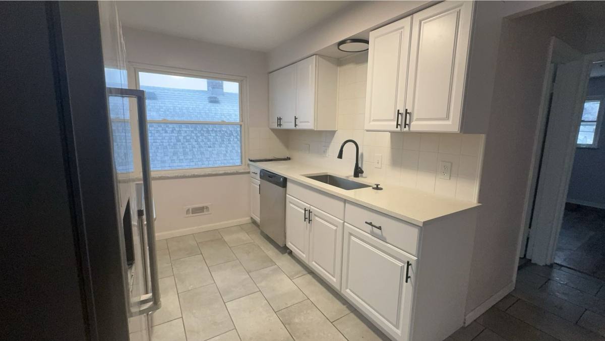 Townhouse for rent at 5714 Orchard Ave, Cleveland, OH 44129
