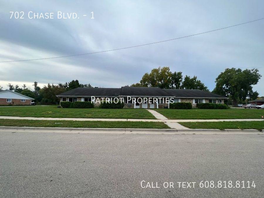 Apartment for rent at 702 Chase Blvd #1, Sun Prairie, WI 53590
