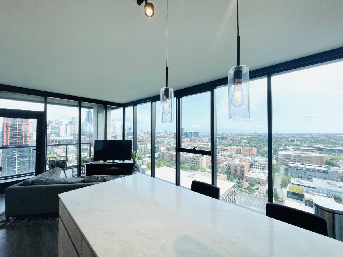 Apartment for rent at 125 Jefferson, Chicago, IL 60661