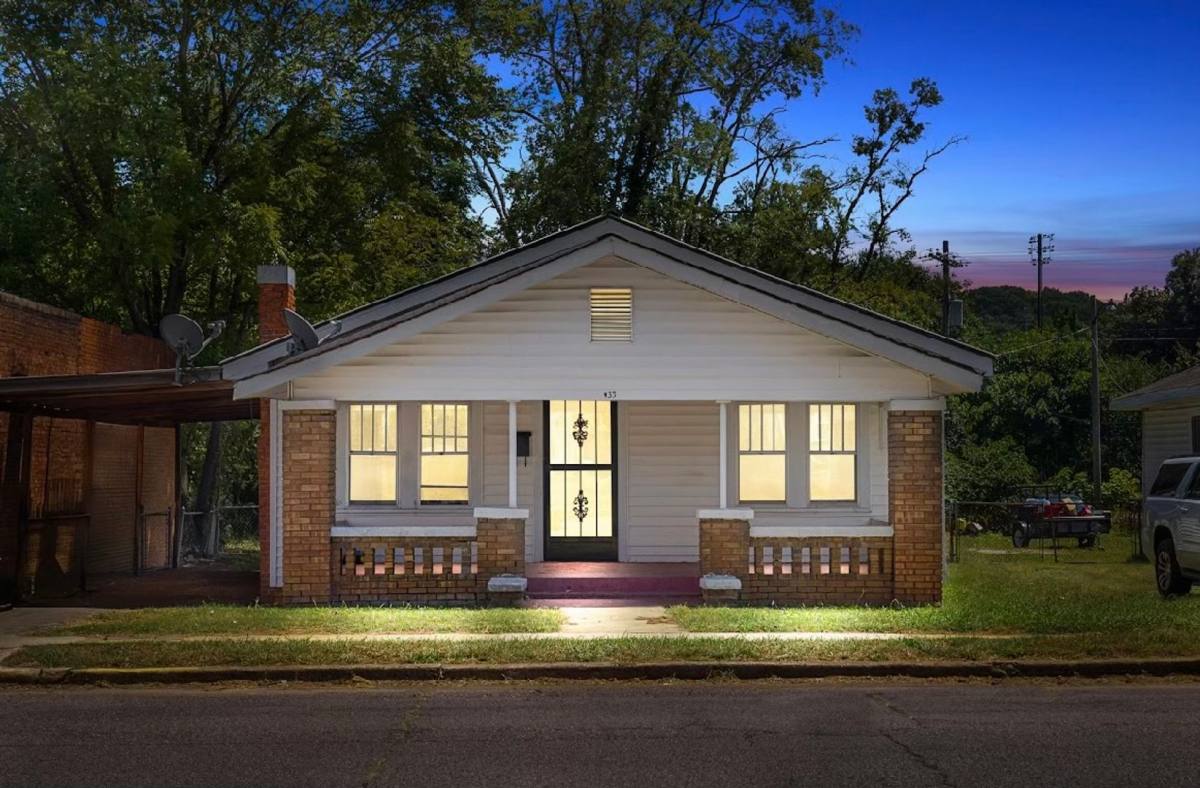 House for rent at 933 Jackson Blvd, Birmingham, AL 35217