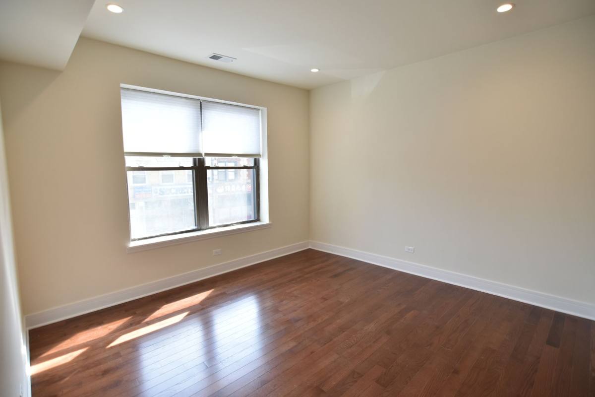 Apartment for rent at 3230-3238 N Clark, Chicago, IL 60657