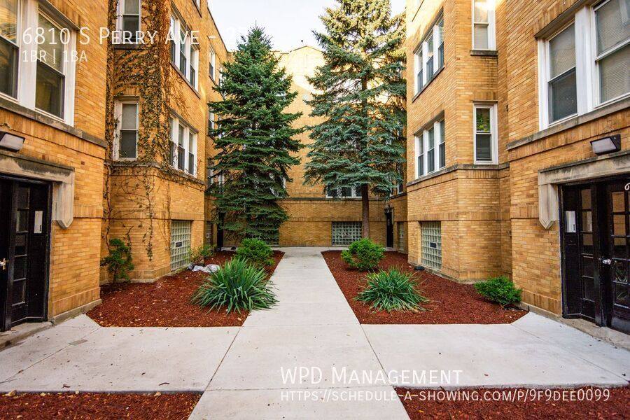 Apartment for rent at 6810 S Perry Ave #2B, Chicago, IL 60621