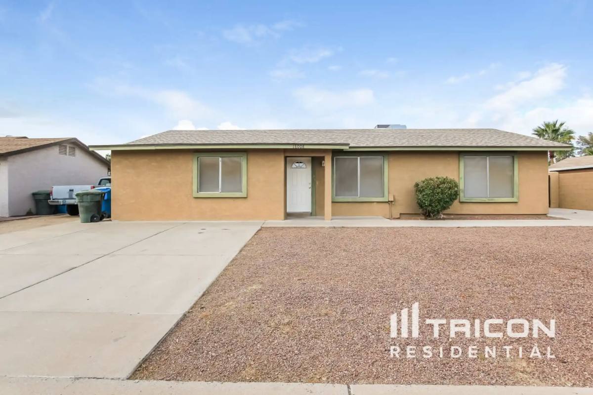 House for rent at 18008 N 26th St, Phoenix, AZ 85032