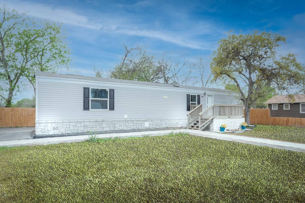 House for rent at 2204 Ave K, Hondo, TX 78861