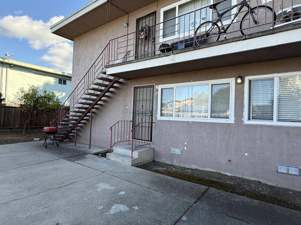 Apartment for rent at 3538 Brookdale Ave #D, Oakland, CA 94619