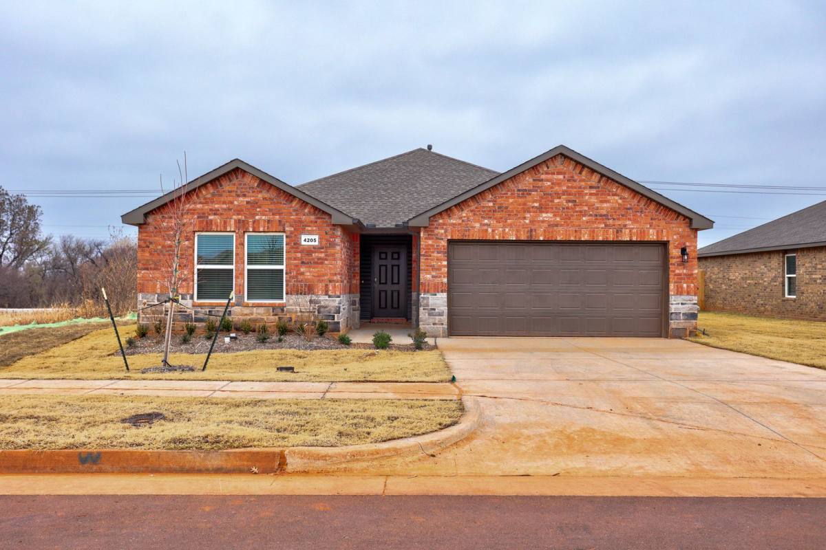 House for rent at 4205 Sara Park Dr, Mustang, OK 73064