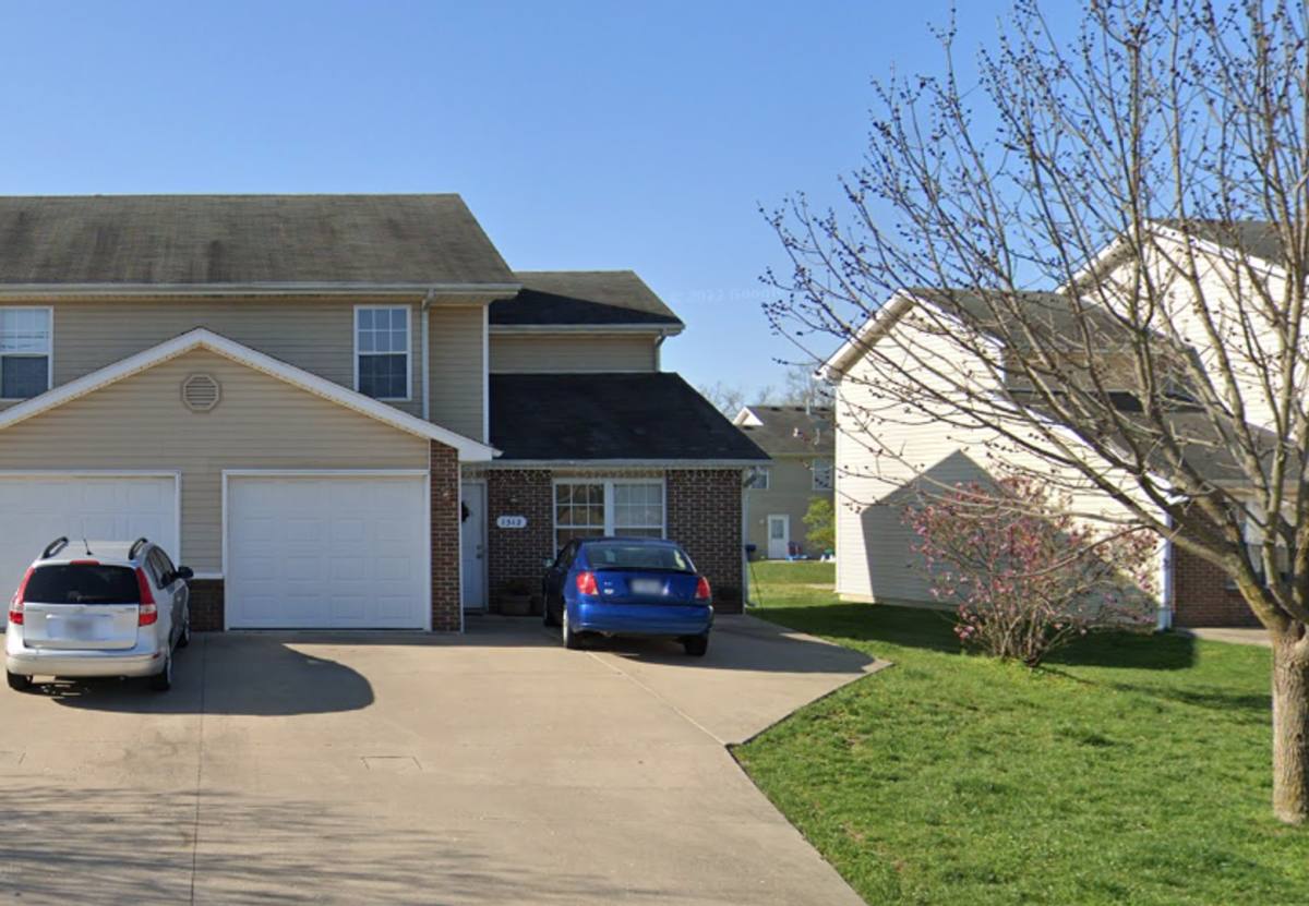 Apartment for rent at 1512-1514 Citadel Dr, Columbia, MO 65202