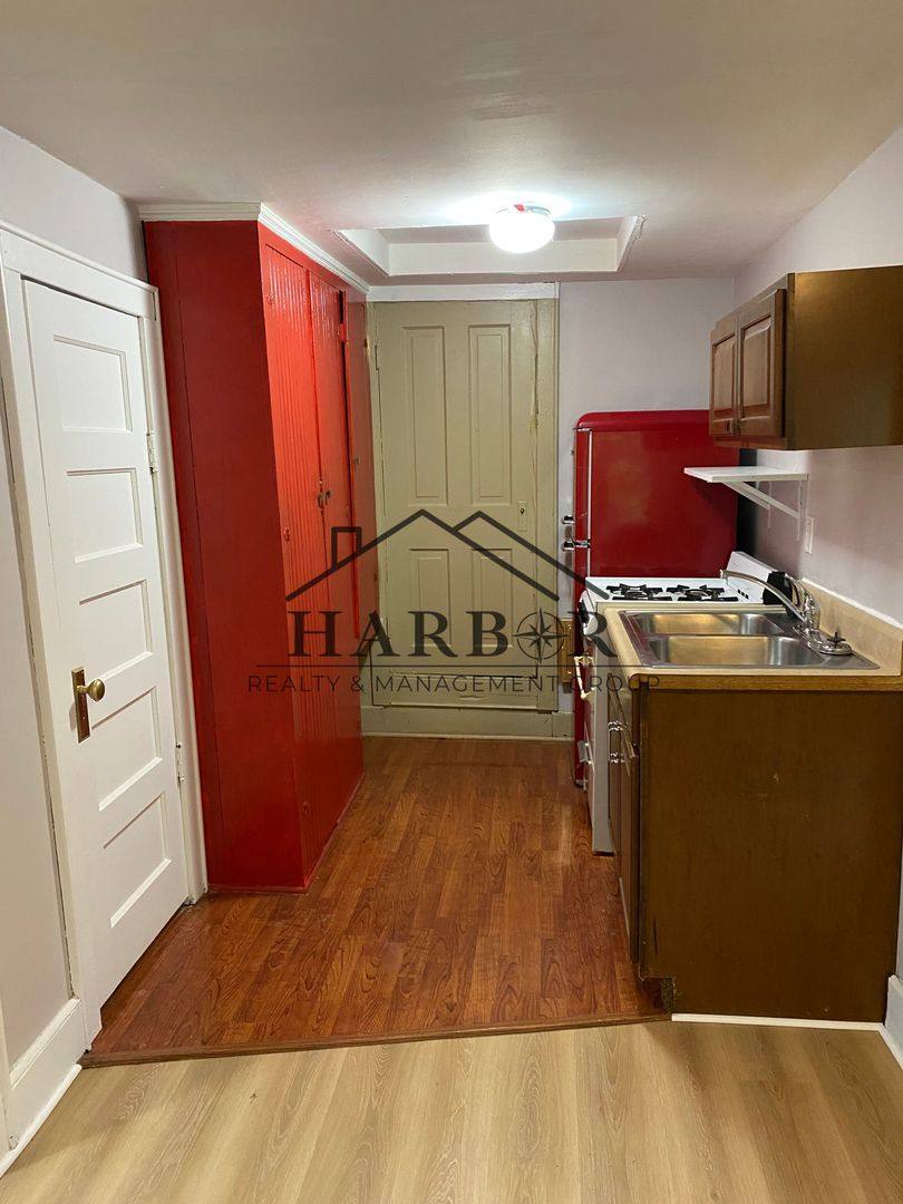 Apartment for rent at 867 8th Ave SE #1, Rochester, MN 55904