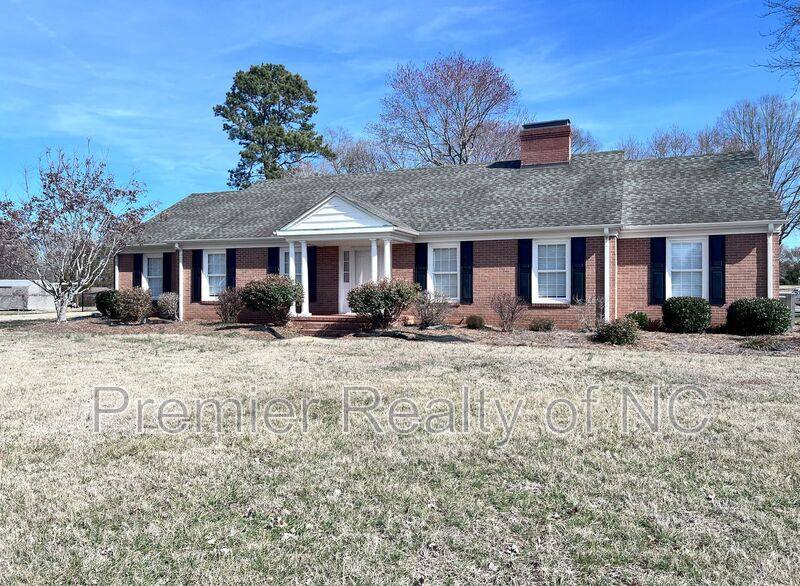 House for rent at 218 Redland Rd, Advance, NC 27006